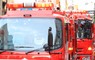 赤色灯を回す消防車（写真はイメージ）