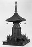 部品から推定される小塔の手すりの様子（下部、写真は奈良国立博物館所蔵の宝塔）＝正倉院紀要より