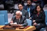 演説するパレスチナのマンスール国連大使（手前）＝米ニューヨークで2024年4月18日、ロイター
