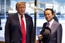 トランプタワーでトランプ前米大統領（左）と対面した自民党の麻生太郎副総裁＝米ニューヨークで2024年4月23日、AP
