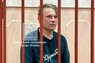 　27日、モスクワの裁判所に出廷した記者のコンスタンチン・ガボフ氏（モスクワ・バスマン地区裁判所提供、AP＝共同）