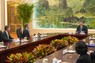 ブリンケン米国務長官（左から2人目）と会談する中国の習近平国家主席（右奥）＝北京の人民大会堂で2024年4月26日、AP