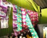インドネシアの農村部の商店で売られている個包装の生理ナプキン＝小國和子さん撮影